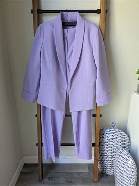 Evan Picone Black Label Women's Lilac Pantsuit - Size 12 & 14